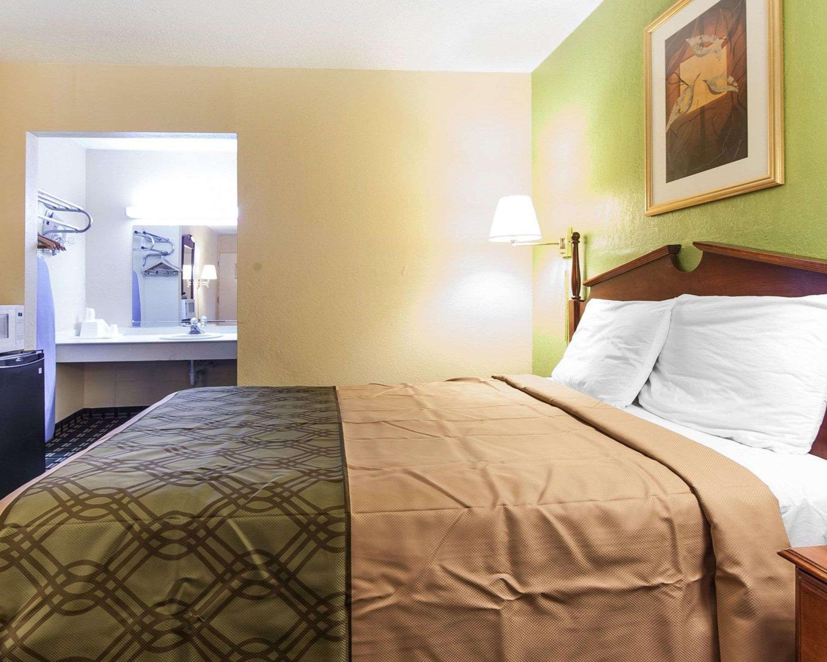 Econo Lodge Cleveland Buitenkant foto