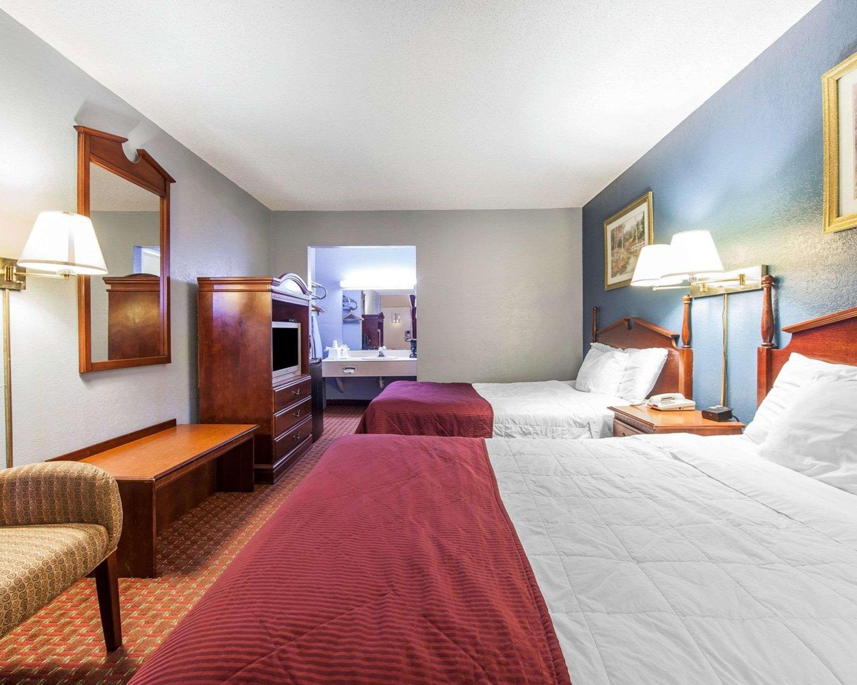 Econo Lodge Cleveland Buitenkant foto