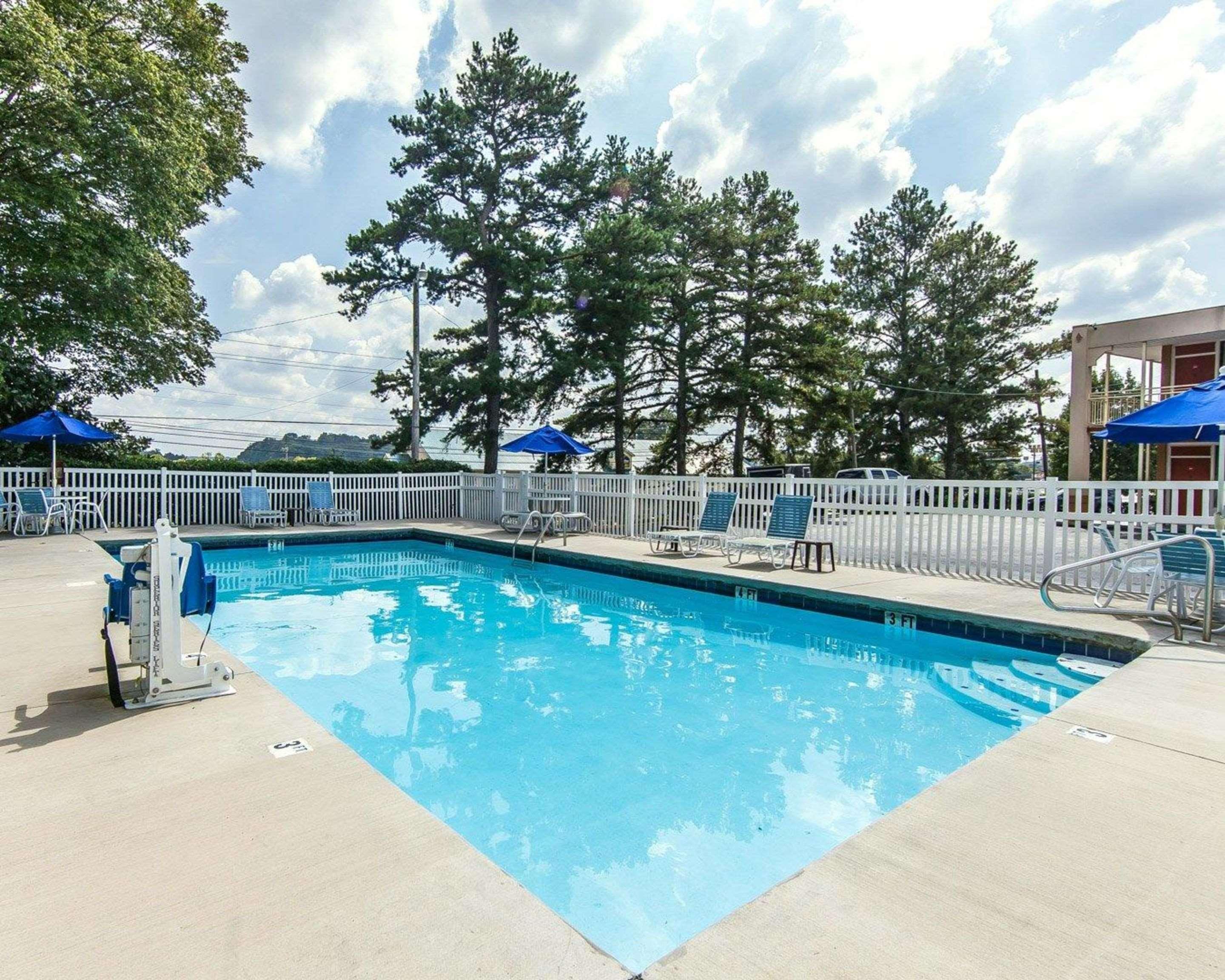 Econo Lodge Cleveland Buitenkant foto