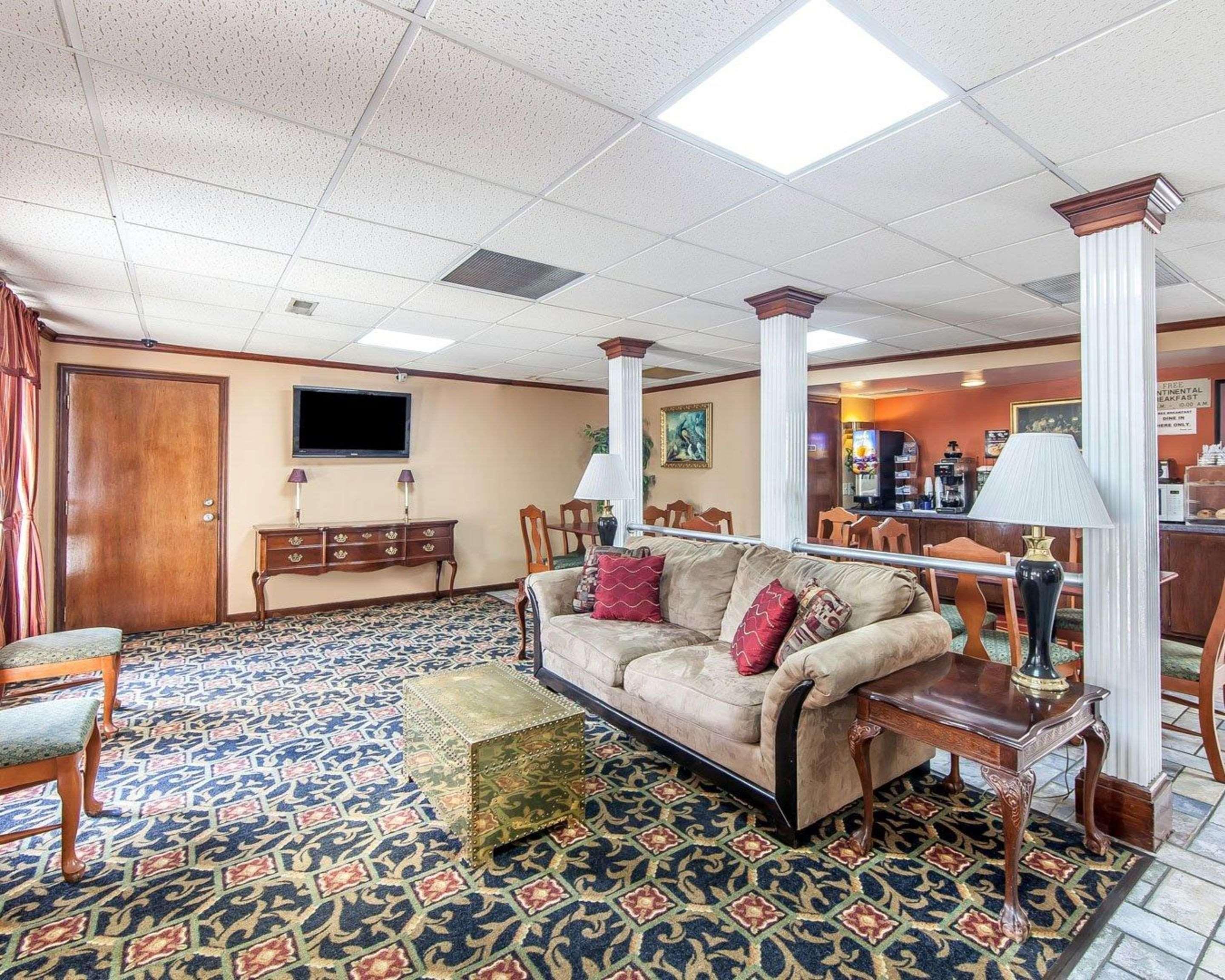 Econo Lodge Cleveland Buitenkant foto
