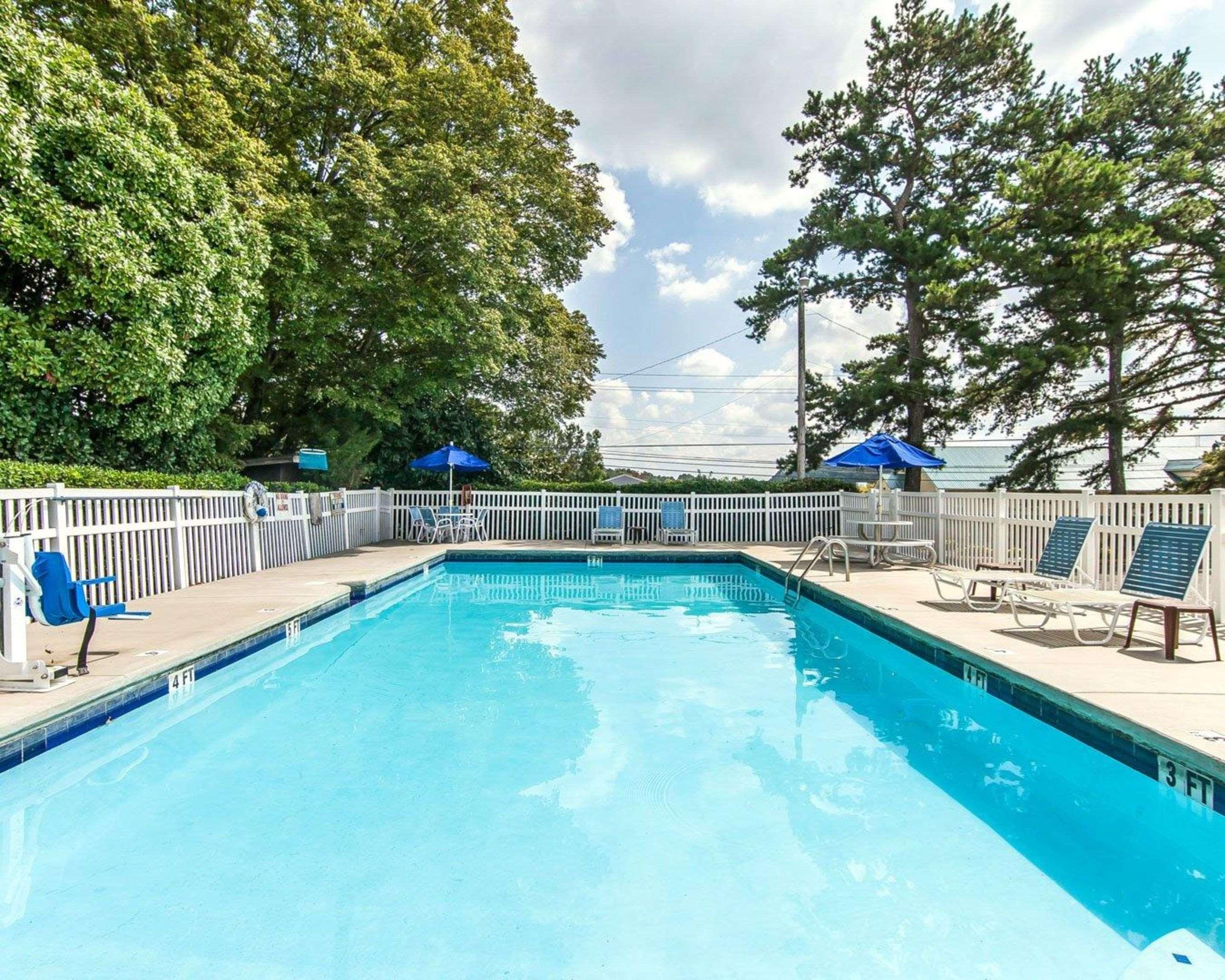 Econo Lodge Cleveland Buitenkant foto
